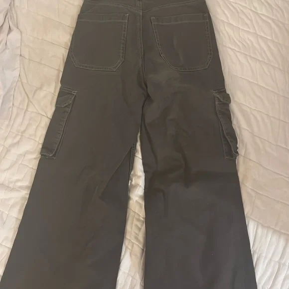 PacSun Gray Cargo Pants with Utility Pockets - Picture 2 of 4